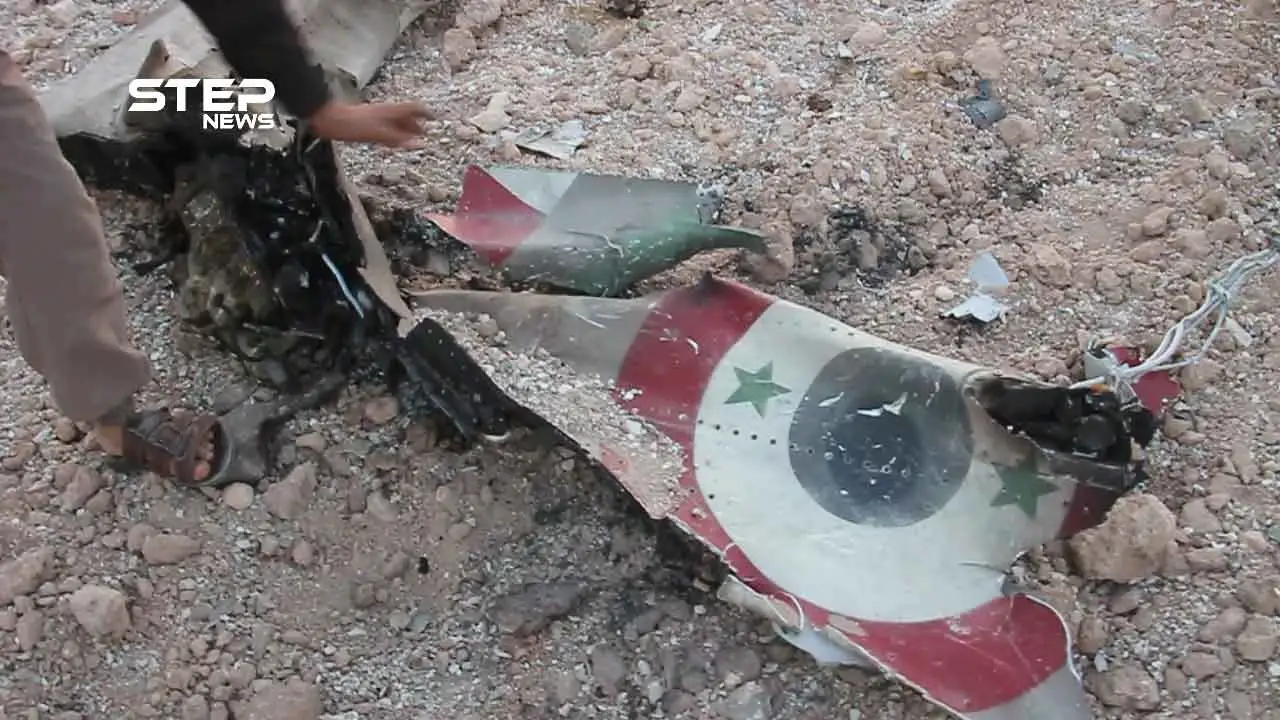 شاهد حطام طائرة نظام الأسد التي أُسقطت من قبل فصائل المعارضة جنوبي إدلب: سلايد رئيسي