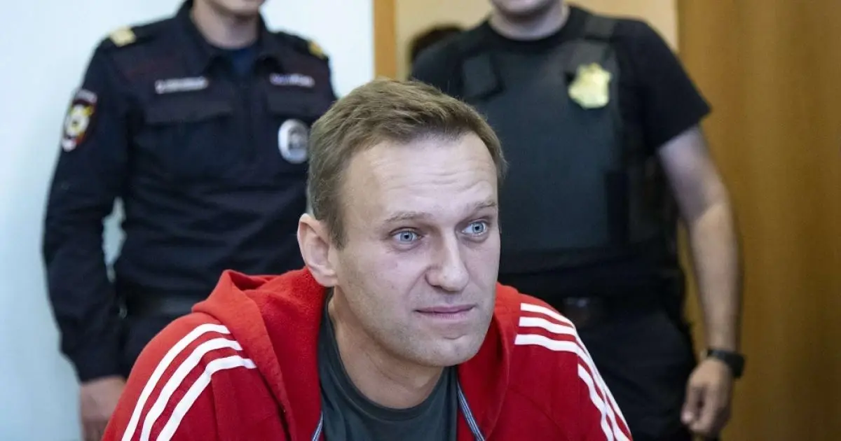 عقب مناشدة الأطباء له.. نافالني يعلن إنهاء إضرابه عن الطعام: نافالني