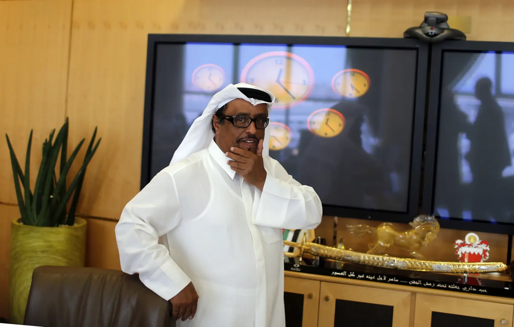 ضاحي خلفان يتحدى الحوثي بالظهور علناً.. ويوجه اتهاماً لحسن نصر الله: ضاحي خلفان