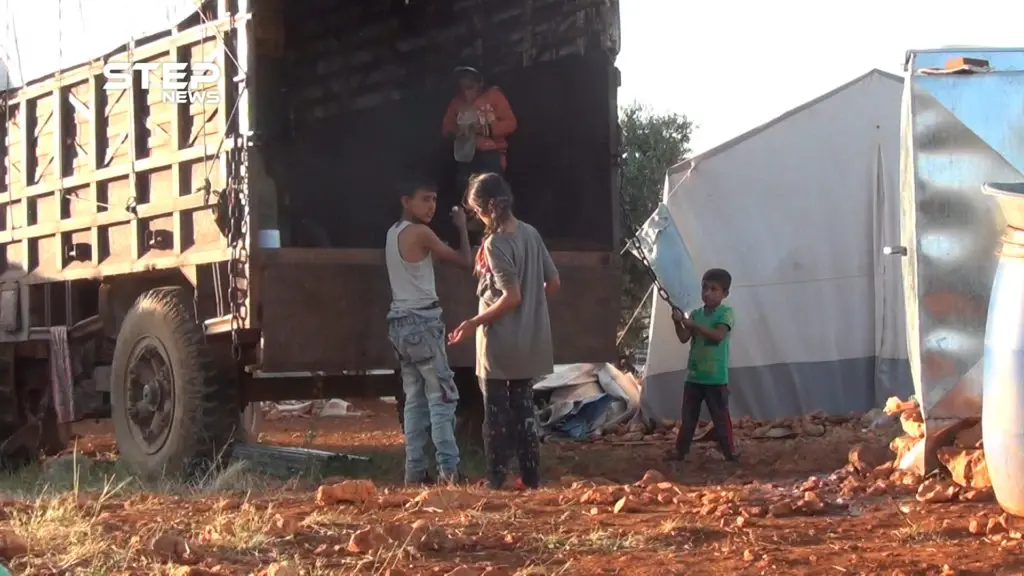 عائلات دون مأوى في ظل استمرار حركة النزوح من ريف حماة وإدلب: التقارير المصورة