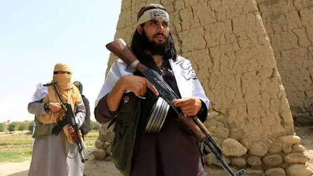 معارك ضارية لـ طالبان على تخوم مزار شريف وأمريكا تقترب من إبرام صفقة حول أفغانستان: خبر عاجل