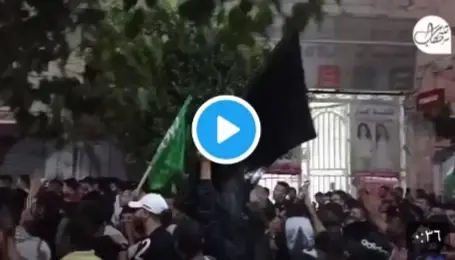 بالفيديو|| بث مباشر من صلاة الجمعة بالمسجد الأقصى في القدس.. وشبّان فلسطينيون يوزعون الحلوى: المسجد الاقصى