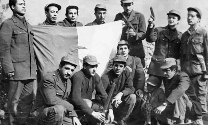 فرنسا تقرر فتح أرشيفها الخاص بـ حرب تحرير الجزائر قبل 15 عاماً من المهلة القانونية: خبر عاجل