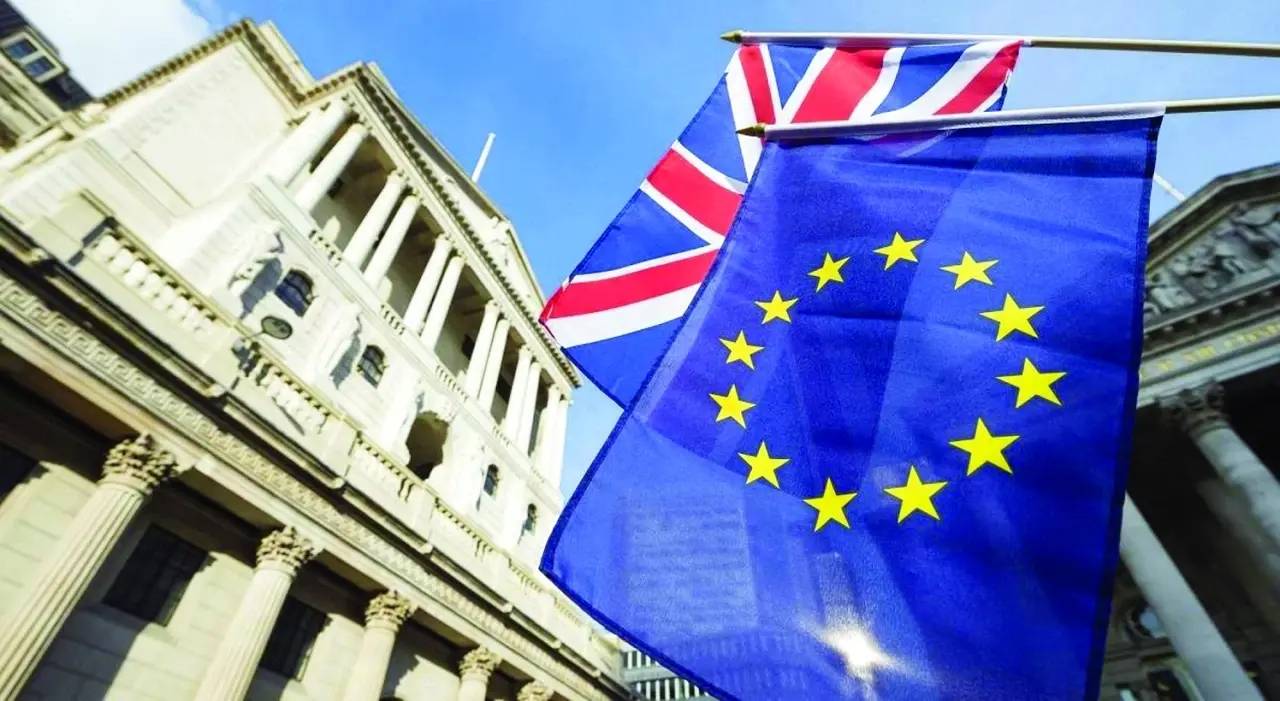 الضغوط الأوربية تتزايد على بريطانيا.. باريس تطالب لندن بهذا الأمر: اتفاق بريكست