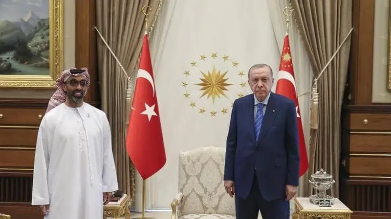 أردوغان يكشف أهم ملفٍ ناقشه مع المستشار الإماراتي قد يمهّد لاستثماراتٍ إماراتيةٍ ضخمة بتركيا: خبر عاجل