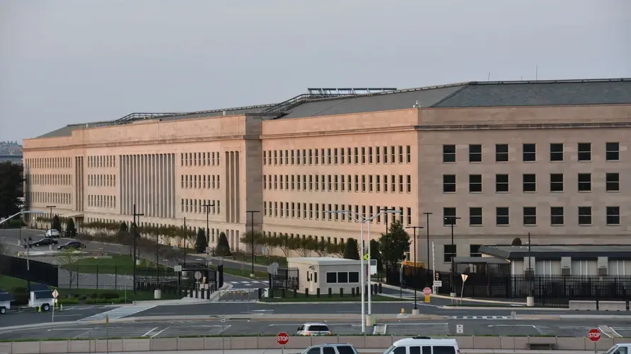 إغلاق مبنى البنتاغون الأمريكي بعد إطلاق نار وشهود عيان يتحدثون عن شخص مرمي: إطلاق نار قرب البنتاغون