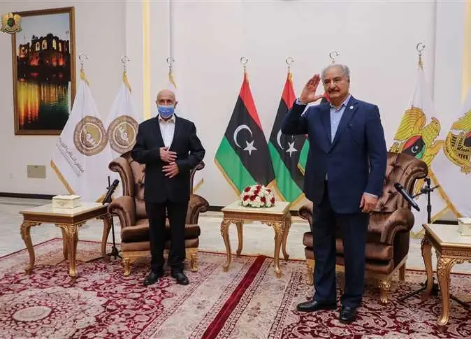 حفتر يعلّق مهامه العسكرية لـ 3 أشهر ورئيس البرلمان الليبي يتخذ إجراءً استعداداً للانتخابات: خبر عاجل