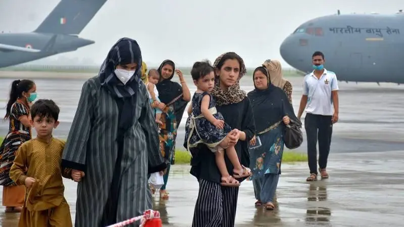 الخارجية الأمريكية تعلن اتفاقاً مع 24 دولة في4 قارات لتصبح ممرات عبور للاجئين الأفغان: خبر عاجل