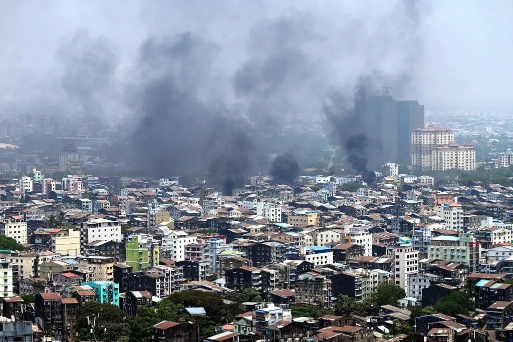 مقتل أكثر من 50 شخصاً خلال تفريق قوات الأمن لمتظاهرين في عاصمة ميانمار: ميانمار