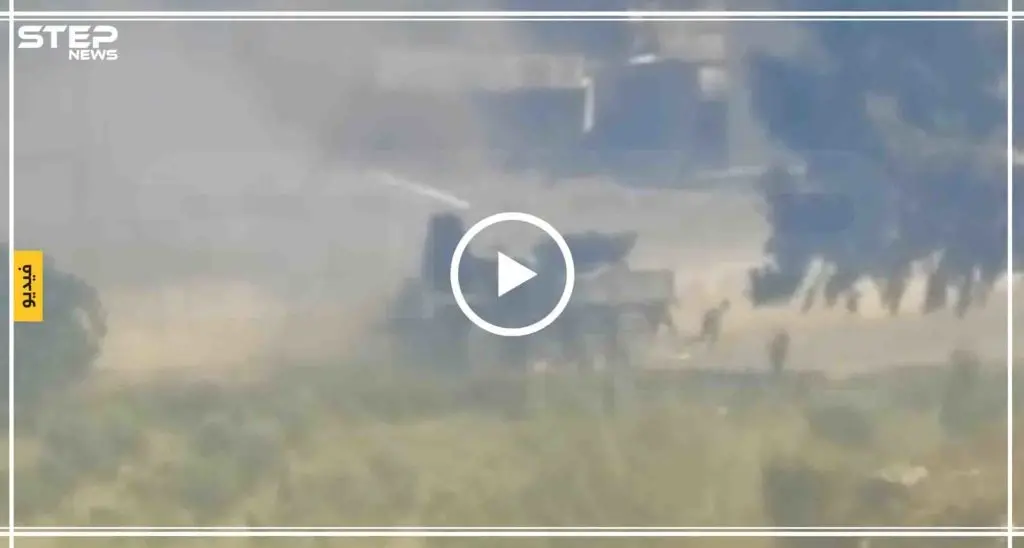 شاهد لحظة استهداف سيارة عسكرية للنظام بسهل الغاب، وهروب العناصر منها: حماة