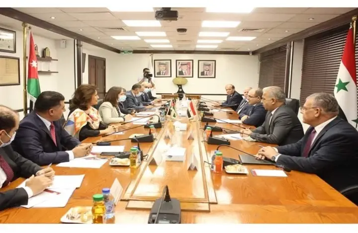 اتفاقيات سورية أردنية بعدة مجالات بينها إعادة الإعمار نتائج لاجتماع وفد وزاري رفيع بعمّان: بشر الخصاونة