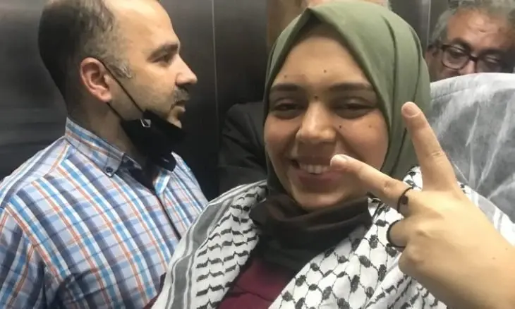 بالفيديو|| هذا ما قالته الأسيرة الفلسطينية الحامل أنهار الديك بعد الإفراج عنها: #أنهار_الديك