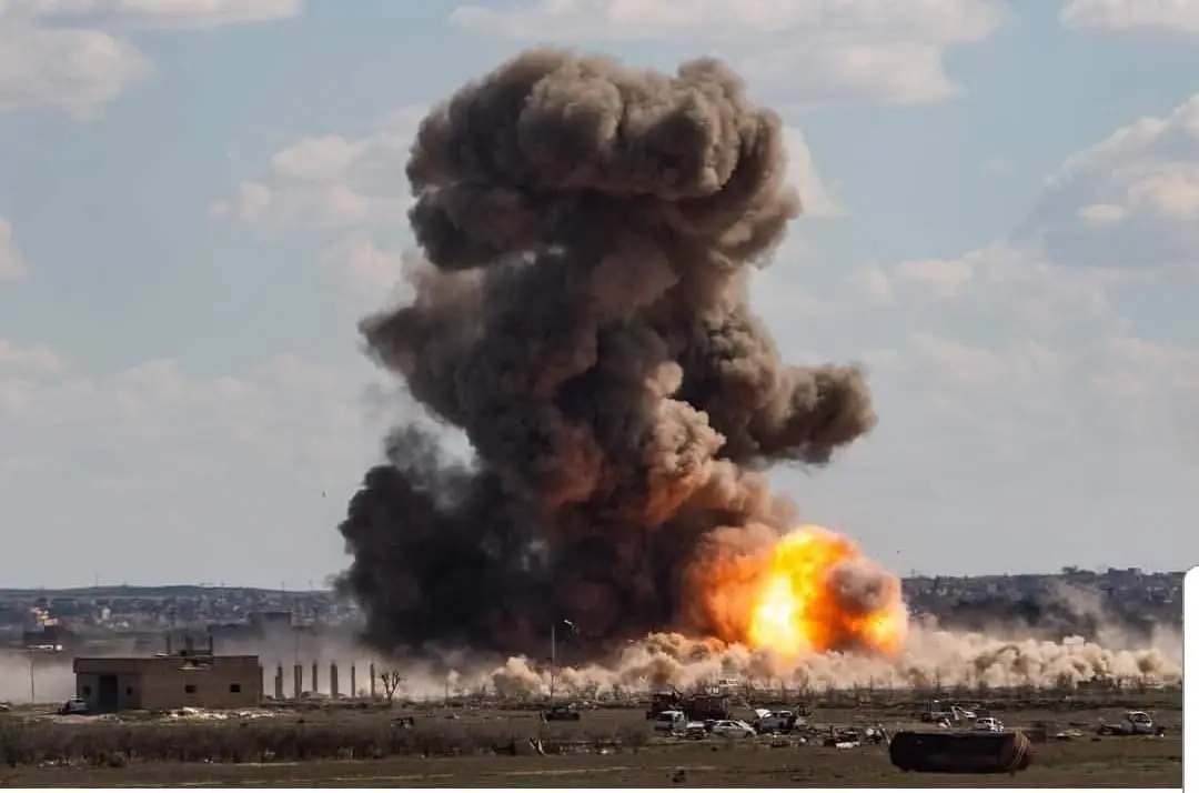 معارك شرسة في مخيم الباغوز بين داعش وقسد.. وطيران التحالف يقضي على أحد إعلاميي التنظيم!!: معارك