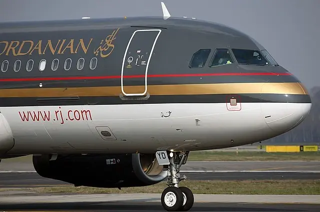 هبوط اضطراري لطائرة الملكية الأردنية وإخلاء جميع ركابها بشكل فوري بسبب خطر كبير: طائرة أردنية