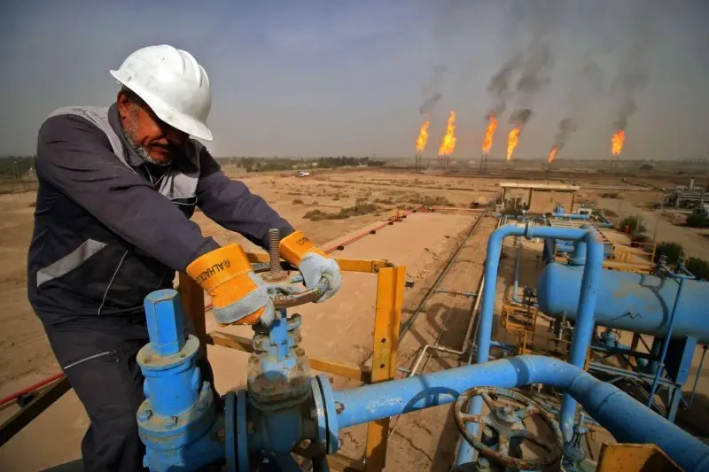 قطاع النفط يتداعى كما الكهرباء... وزير النفط العراقي يكشف قراراتٍ خطيرةً اتخذتها شركات التنقيب الأجنبية: قطاع النفط