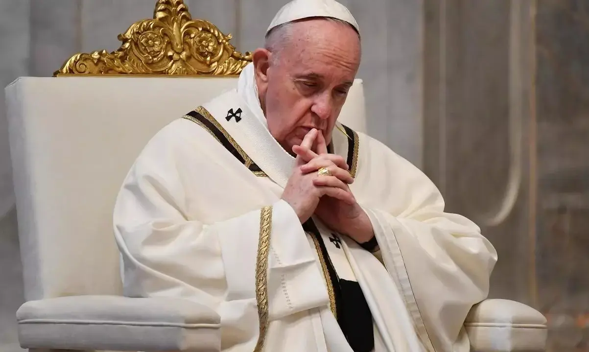 البابا فرنسيس يخضع لعملية جراحية.. والفاتيكان يصدر بياناً: البابا فاتيكان