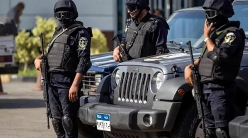 فيديو "سندويتشات بالمخدرات" بأحد الطرق السريعة في السويس يحرك الأمن المصري: سندويشات بالمخدرات