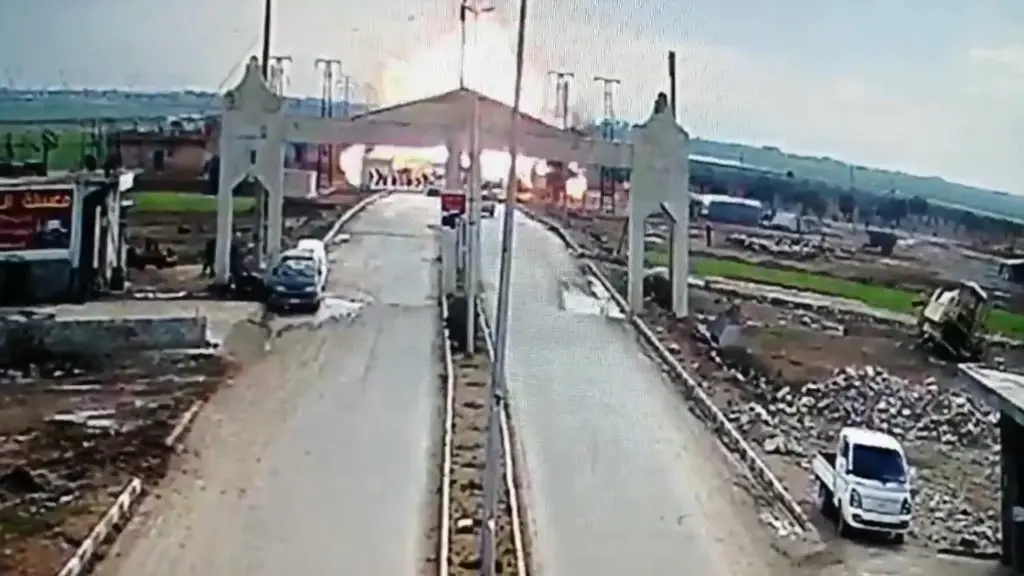 مفخخة تضرب حاجزًا لـ "الكوماندوز" التركي شمالي حلب وتوقع ضحايا (فيديو): مدينة الراعي