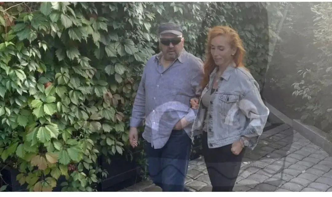 بعد إقالته والغموض حول مصيره.. صورة ظهرت فجأة لجنرال "يوم القيامة" مع زوجته: فاغنر