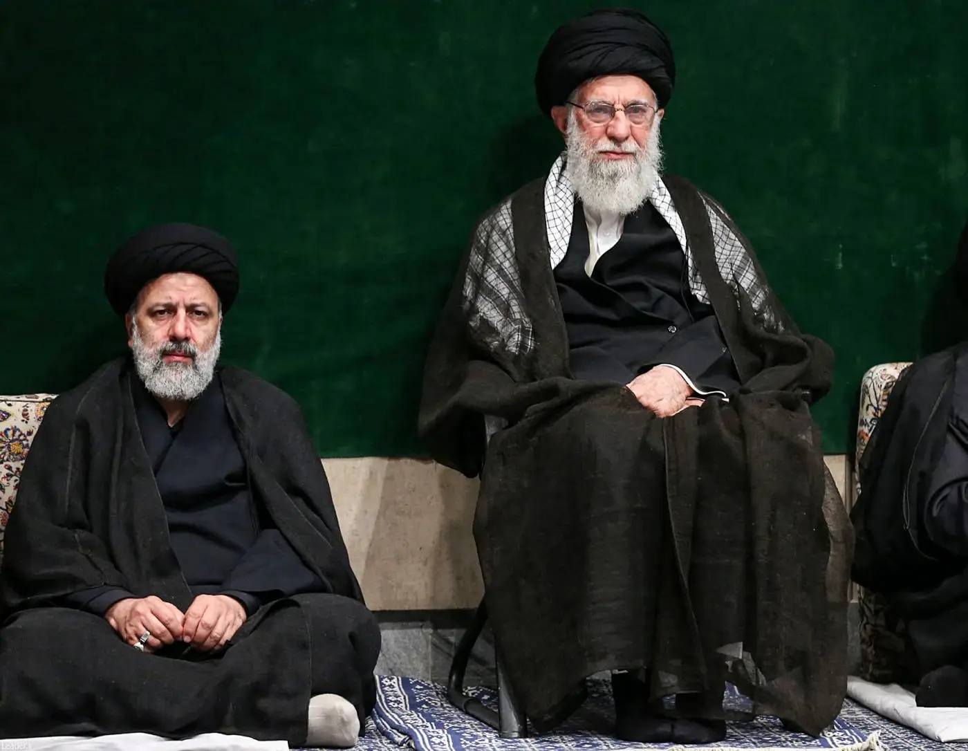 الرئيس الإيراني يخالف "خامنئي" بسبب اللقاحات الغربية ويصرّح للقاح "جونسون آند جونسون" الأمريكي: خبر عاجل