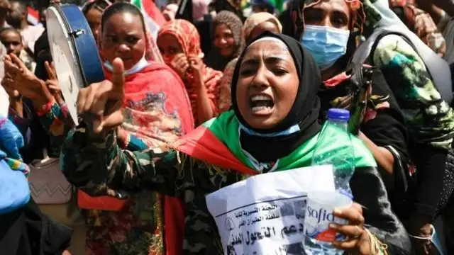 بدء المظاهرات في السودان رفضاً لـ"الانقلاب العسكري" بالبلاد تحت شعار "مليونية 30 أكتوبر" (فيديو): خبر عاجل