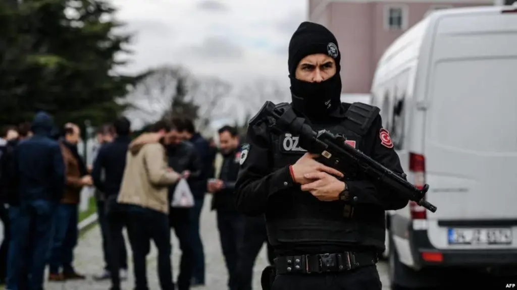 بذريعة القبض على خلايا لـ "داعش" السلطات التركية تعتقل عشرات السوريين: بورصة