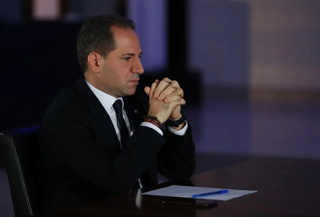 "جايي الحساب".. مسؤول لبناني يكشف المستور ويحمّل جهتين مسؤولية الوضع في البلاد: مرفأ بيروت