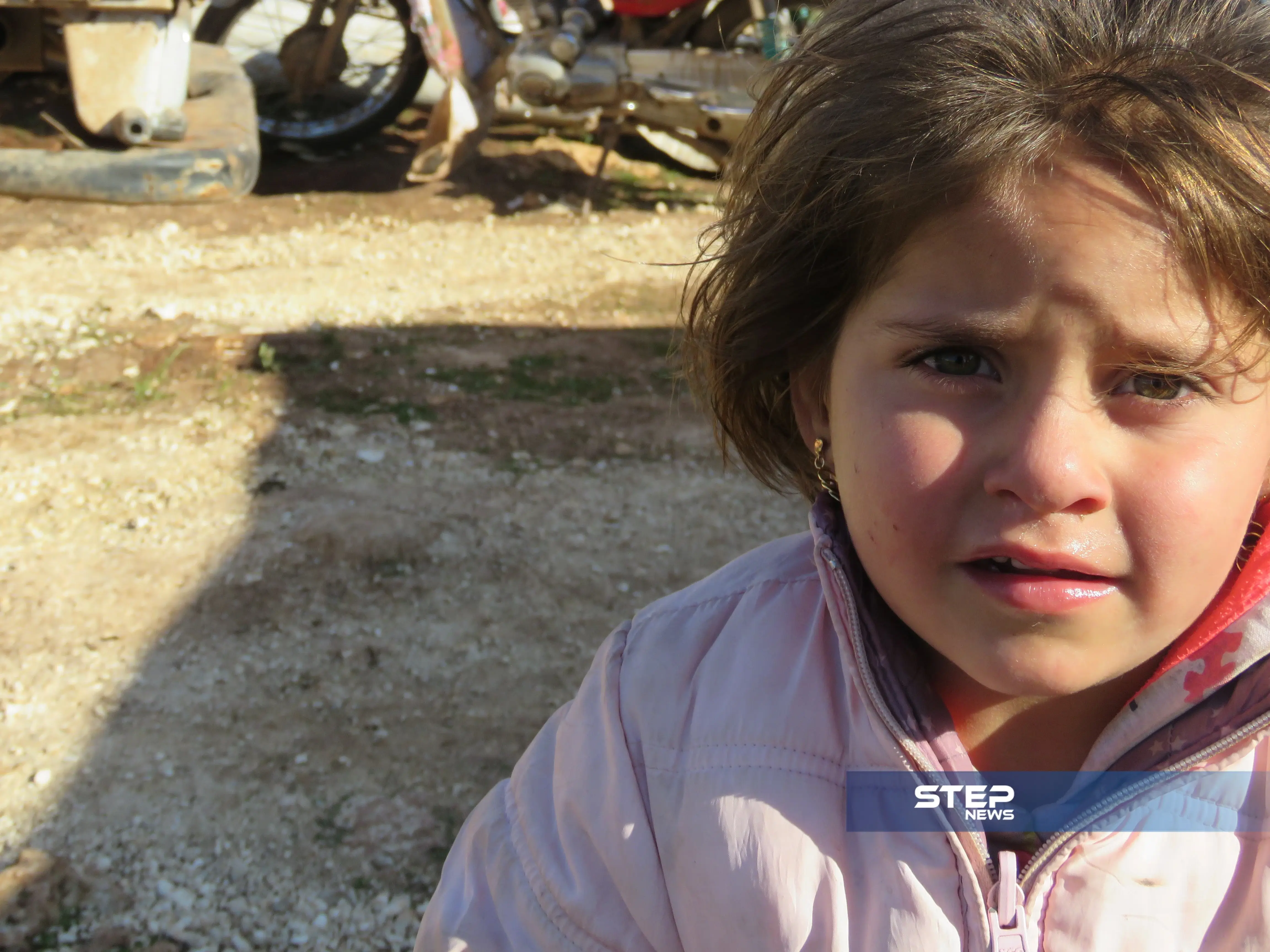 شاهد بالصور|| مأساة نزوحٍ وويلاتُ حرب، ترمي بأهل إدلب بين الطرقات والخيمة..: أرياف إدلب