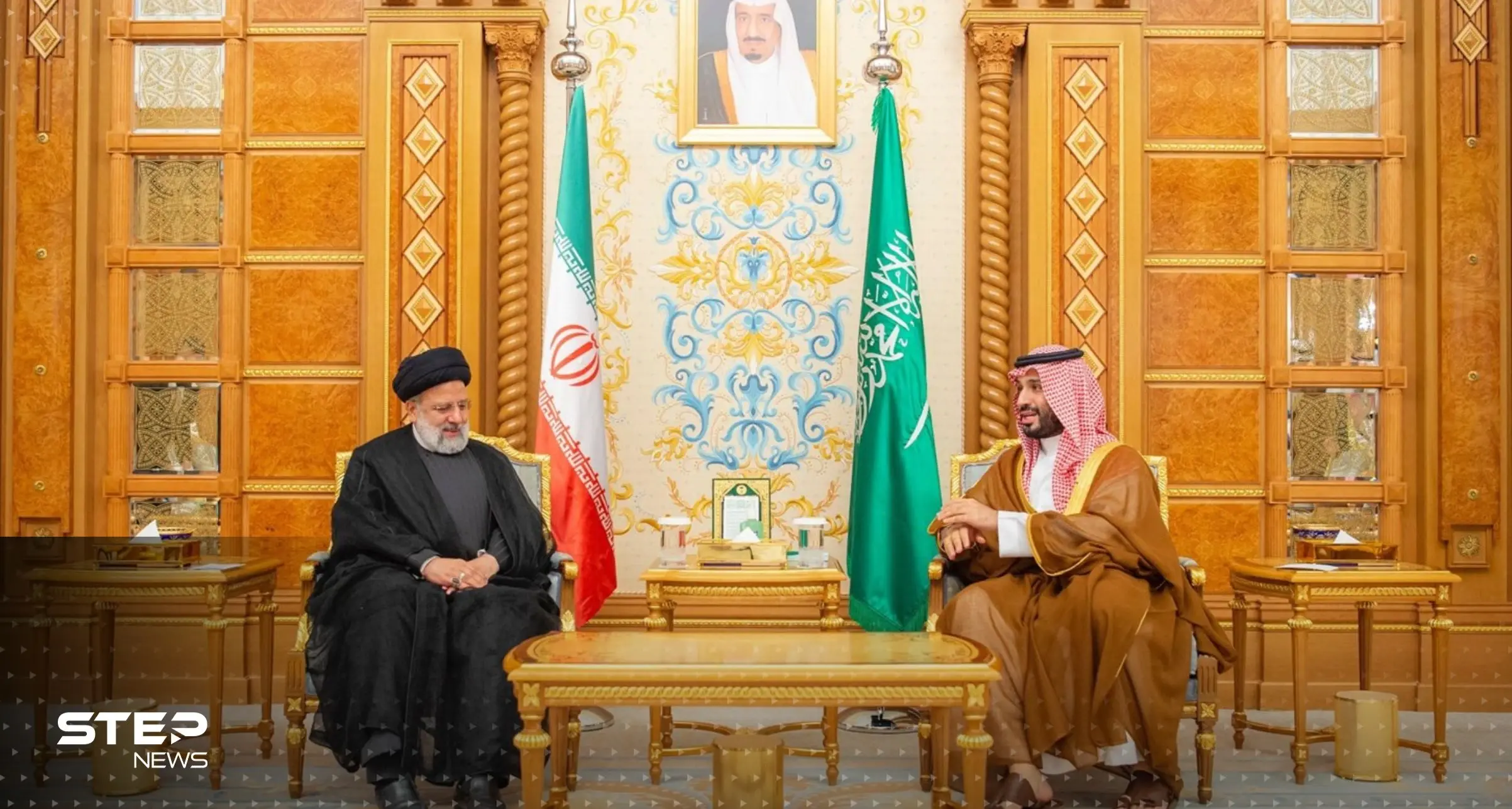 شاهد|| أوّل لقاء بين ولي العهد السعودي والرئيس الإيراني منذ استئناف العلاقات: إبراهيم رئيسي