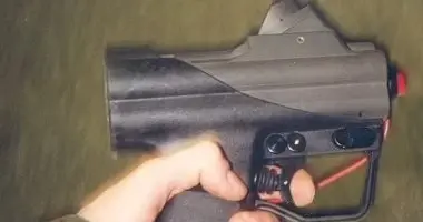 تعرّف على مسدس كهربائي صامت يقتل تحت الماء استخدم لأوّل مرة بعمليات سريّة في سوريا: القوات البحرية